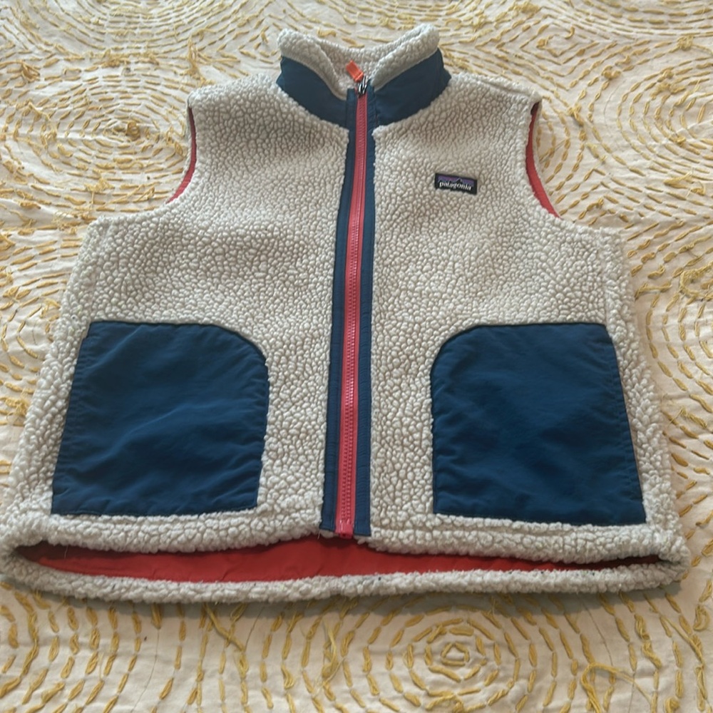 Boys medium fleece vest